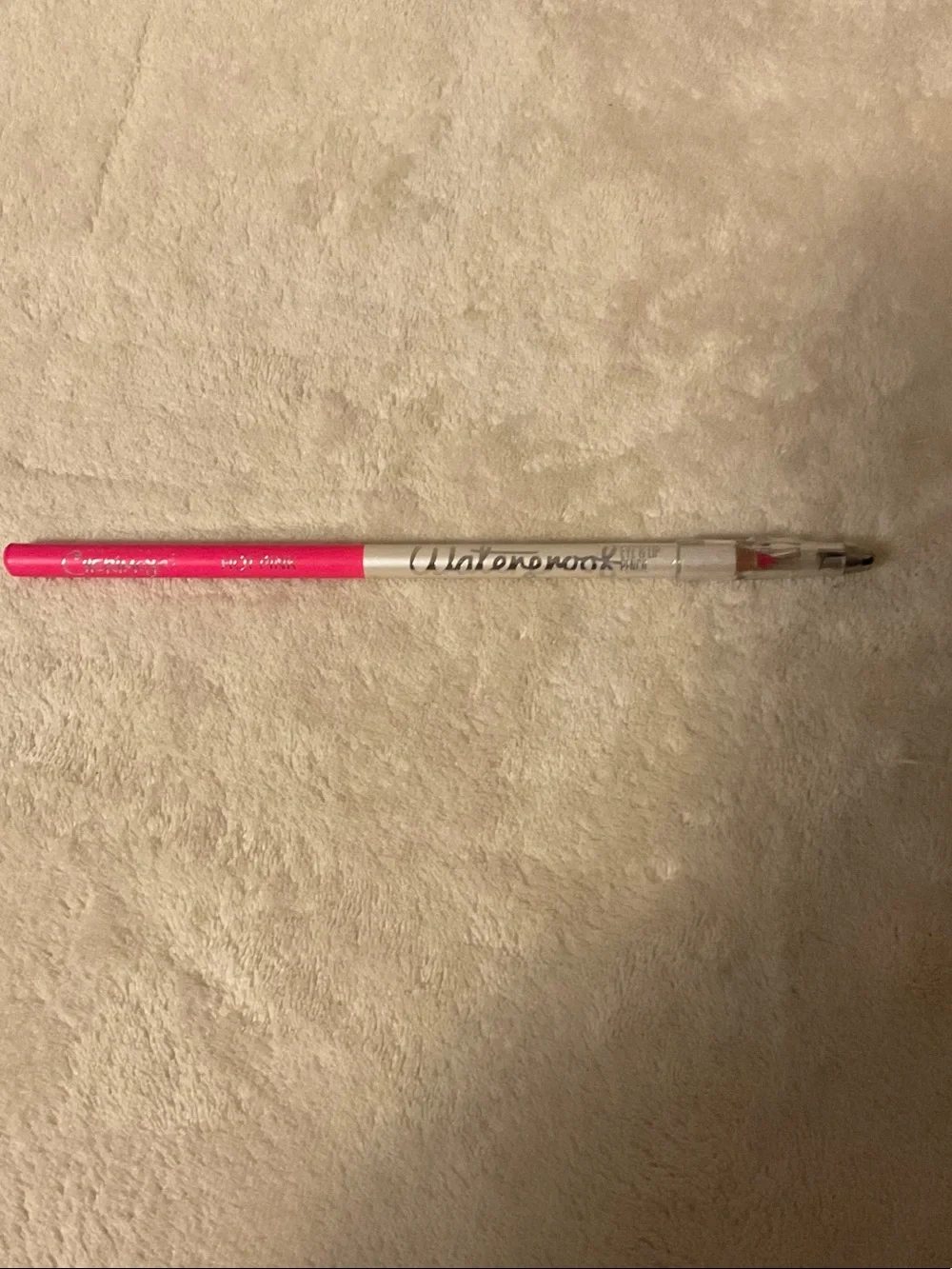Bright Pink Lip Liner Pencil - Defining Pink Shade